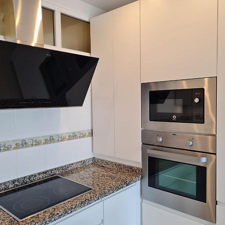 Fuengirola. Bonito Apartamento En Paseo Maritimo. Espectaculares Vistas Al Mar. Primera Linea Екстериор снимка