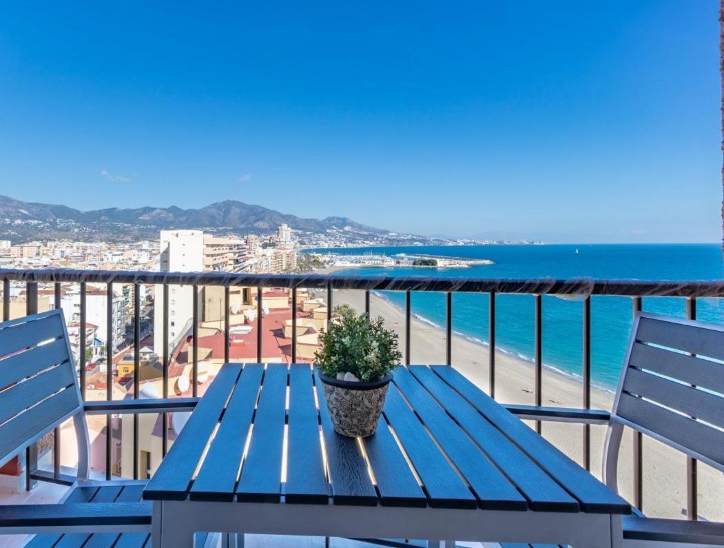 Fuengirola. Bonito Apartamento En Paseo Maritimo. Espectaculares Vistas Al Mar. Primera Linea Екстериор снимка