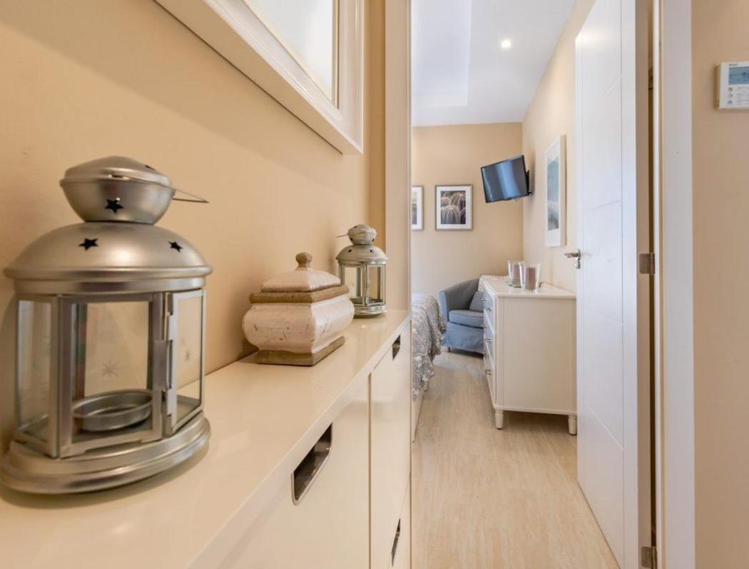 Fuengirola. Bonito Apartamento En Paseo Maritimo. Espectaculares Vistas Al Mar. Primera Linea Екстериор снимка