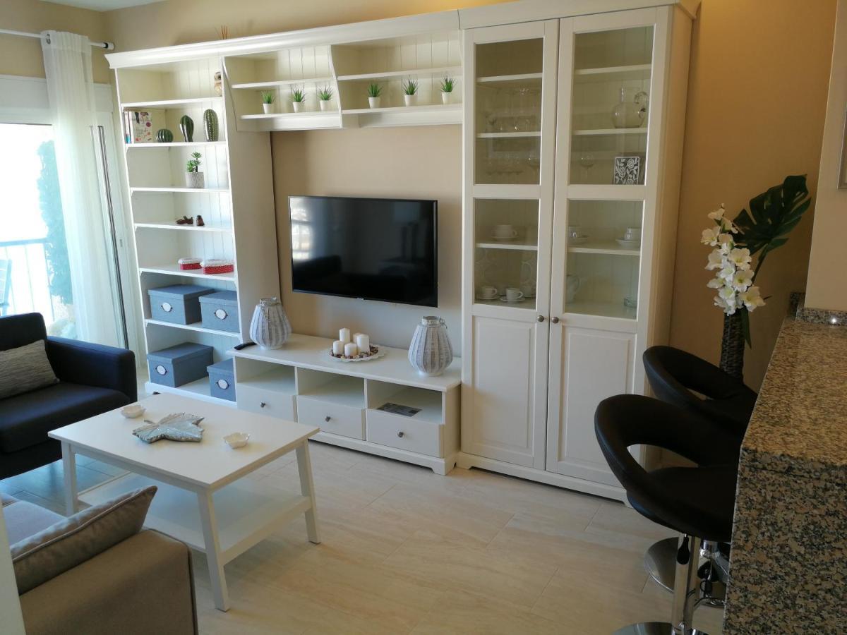 Fuengirola. Bonito Apartamento En Paseo Maritimo. Espectaculares Vistas Al Mar. Primera Linea Екстериор снимка